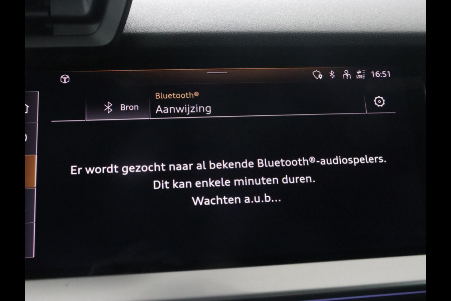 Audi A3 30 TFSI edition one | Stoelverwarming | Matrix LED | Virtual Cockpit | Carplay | Half leder | Navigatie | Parkeerhulp