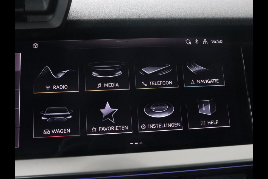 Audi A3 30 TFSI edition one | Stoelverwarming | Matrix LED | Virtual Cockpit | Carplay | Half leder | Navigatie | Parkeerhulp