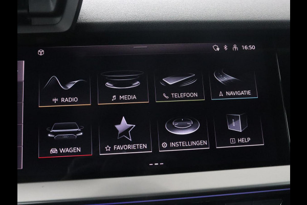 Audi A3 30 TFSI edition one | Stoelverwarming | Matrix LED | Virtual Cockpit | Carplay | Half leder | Navigatie | Parkeerhulp