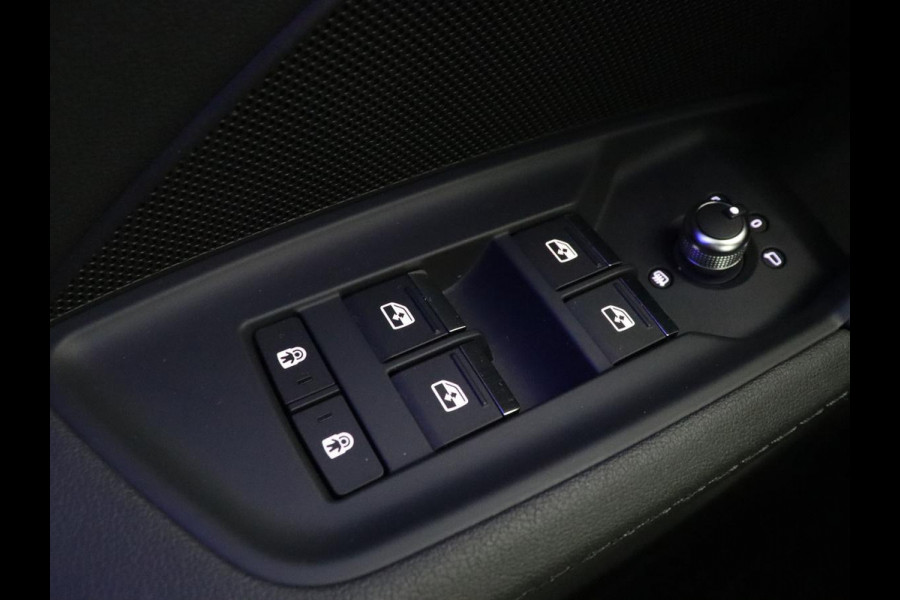 Audi A3 30 TFSI edition one | Stoelverwarming | Matrix LED | Virtual Cockpit | Carplay | Half leder | Navigatie | Parkeerhulp