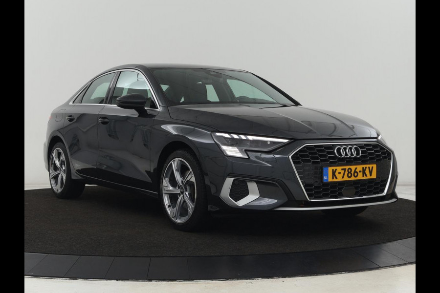 Audi A3 30 TFSI edition one | Stoelverwarming | Matrix LED | Virtual Cockpit | Carplay | Half leder | Navigatie | Parkeerhulp