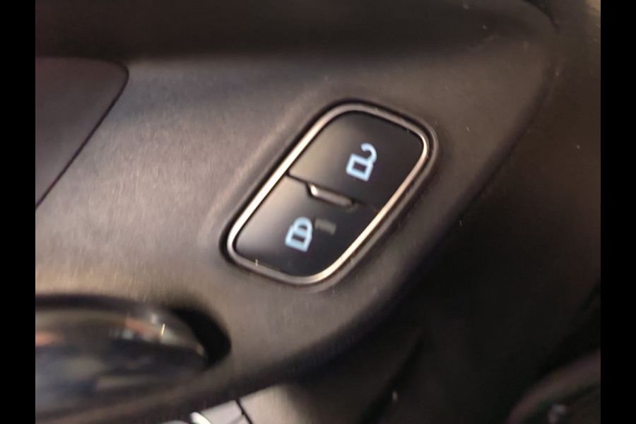 Ford Fiesta 1.1 Trend uit 2018 Rijklaar + 12 maanden Bovag-garantie Henk Jongen Auto's in Helmond,  al 50 jaar service zoals 't hoort!