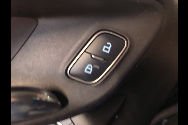 Ford Fiesta 1.1 Trend uit 2018 Rijklaar + 12 maanden Bovag-garantie Henk Jongen Auto's in Helmond,  al 50 jaar service zoals 't hoort!