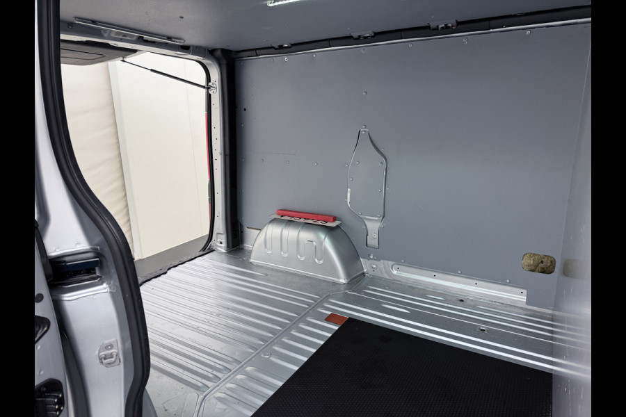 Opel Vivaro 1.6CDTI 126PK L1H1 Euro 6 Trekhaak Camera Navi Airco Pdc Cruise Control Bluetooth Edition Schuifdeur Achterklep Wandbetimmering 2.000KG Trekgewicht 1e Eigenaar Origineel Nederlandse Auto Dealeronderhouden