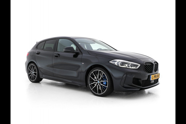BMW 1-serie M135i xDrive M-Sportpack High Executive Aut. *ALCANTARA-MICROFIBRE | FULL-LED | HEATED-SPORTSEATS | SHIFT-PADDLES | DIGI-COCKPIT | HEAD-UP | NAVI-FULLMAP | DAB+ | PRIVACY-GLASS | AMBIENT-LIGHT | CARBON-INLAY | CARPLAY | 19''ALU*