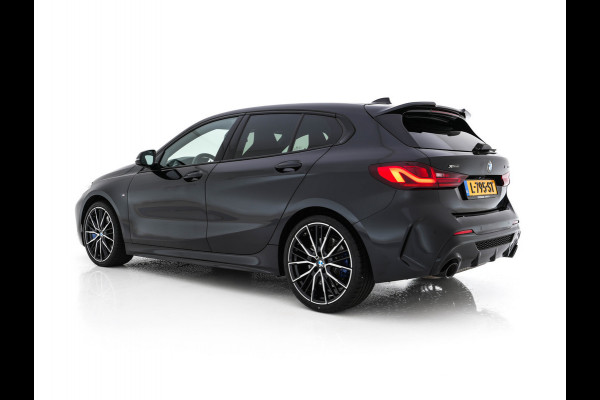 BMW 1-serie M135i xDrive M-Sportpack High Executive Aut. *ALCANTARA-MICROFIBRE | FULL-LED | HEATED-SPORTSEATS | SHIFT-PADDLES | DIGI-COCKPIT | HEAD-UP | NAVI-FULLMAP | DAB+ | PRIVACY-GLASS | AMBIENT-LIGHT | CARBON-INLAY | CARPLAY | 19''ALU*
