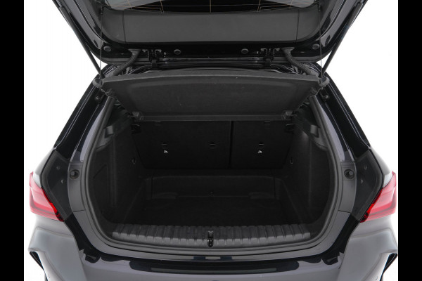 BMW 1-serie M135i xDrive M-Sportpack High Executive Aut. *ALCANTARA-MICROFIBRE | FULL-LED | HEATED-SPORTSEATS | SHIFT-PADDLES | DIGI-COCKPIT | HEAD-UP | NAVI-FULLMAP | DAB+ | PRIVACY-GLASS | AMBIENT-LIGHT | CARBON-INLAY | CARPLAY | 19''ALU*