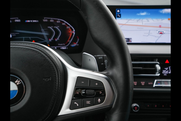 BMW 1-serie M135i xDrive M-Sportpack High Executive Aut. *ALCANTARA-MICROFIBRE | FULL-LED | HEATED-SPORTSEATS | SHIFT-PADDLES | DIGI-COCKPIT | HEAD-UP | NAVI-FULLMAP | DAB+ | PRIVACY-GLASS | AMBIENT-LIGHT | CARBON-INLAY | CARPLAY | 19''ALU*