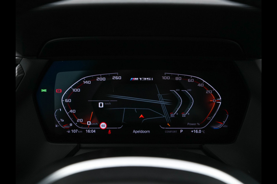 BMW 1-serie M135i xDrive M-Sportpack High Executive Aut. *ALCANTARA-MICROFIBRE | FULL-LED | HEATED-SPORTSEATS | SHIFT-PADDLES | DIGI-COCKPIT | HEAD-UP | NAVI-FULLMAP | DAB+ | PRIVACY-GLASS | AMBIENT-LIGHT | CARBON-INLAY | CARPLAY | 19''ALU*