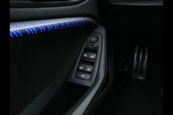 BMW 1-serie M135i xDrive M-Sportpack High Executive Aut. *ALCANTARA-MICROFIBRE | FULL-LED | HEATED-SPORTSEATS | SHIFT-PADDLES | DIGI-COCKPIT | HEAD-UP | NAVI-FULLMAP | DAB+ | PRIVACY-GLASS | AMBIENT-LIGHT | CARBON-INLAY | CARPLAY | 19''ALU*