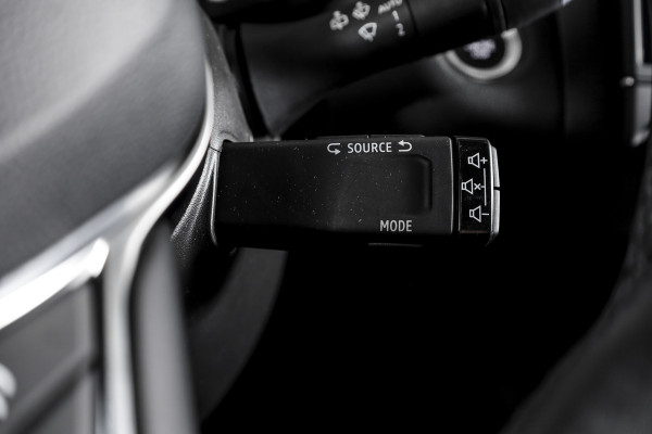 Renault Captur 1.0 TCe 90 PK Intens Orig. NL | Cruise | PDC | Camera | NAV + App. Connect | ECC | DAB | LM 17" |