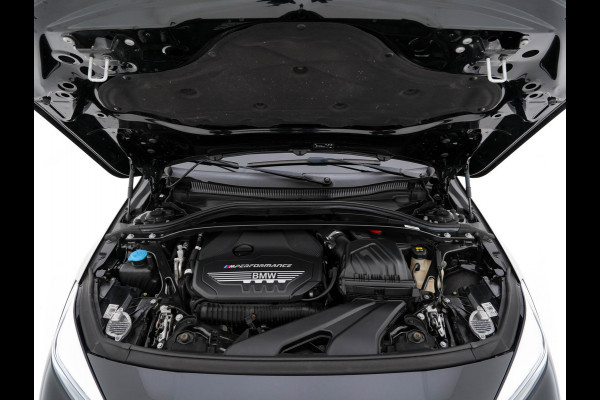 BMW 1-serie M135i xDrive M-Sportpack High Executive Aut. *ALCANTARA-MICROFIBRE | FULL-LED | HEATED-SPORTSEATS | SHIFT-PADDLES | DIGI-COCKPIT | HEAD-UP | NAVI-FULLMAP | DAB+ | PRIVACY-GLASS | AMBIENT-LIGHT | CARBON-INLAY | CARPLAY | 19''ALU*