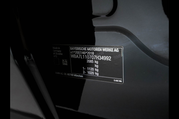 BMW 1-serie M135i xDrive M-Sportpack High Executive Aut. *ALCANTARA-MICROFIBRE | FULL-LED | HEATED-SPORTSEATS | SHIFT-PADDLES | DIGI-COCKPIT | HEAD-UP | NAVI-FULLMAP | DAB+ | PRIVACY-GLASS | AMBIENT-LIGHT | CARBON-INLAY | CARPLAY | 19''ALU*