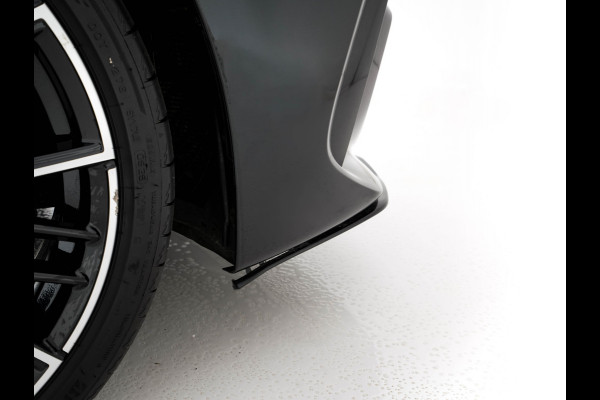 BMW 1-serie M135i xDrive M-Sportpack High Executive Aut. *ALCANTARA-MICROFIBRE | FULL-LED | HEATED-SPORTSEATS | SHIFT-PADDLES | DIGI-COCKPIT | HEAD-UP | NAVI-FULLMAP | DAB+ | PRIVACY-GLASS | AMBIENT-LIGHT | CARBON-INLAY | CARPLAY | 19''ALU*