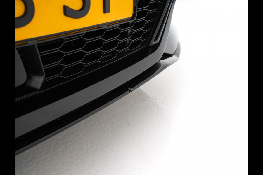 BMW 1-serie M135i xDrive M-Sportpack High Executive Aut. *ALCANTARA-MICROFIBRE | FULL-LED | HEATED-SPORTSEATS | SHIFT-PADDLES | DIGI-COCKPIT | HEAD-UP | NAVI-FULLMAP | DAB+ | PRIVACY-GLASS | AMBIENT-LIGHT | CARBON-INLAY | CARPLAY | 19''ALU*