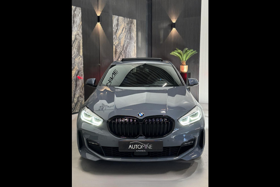 BMW 1-serie 118i M Sport|PANO|SFEER|ALCANTARA|KUIPSTOELEN|BOMVOL