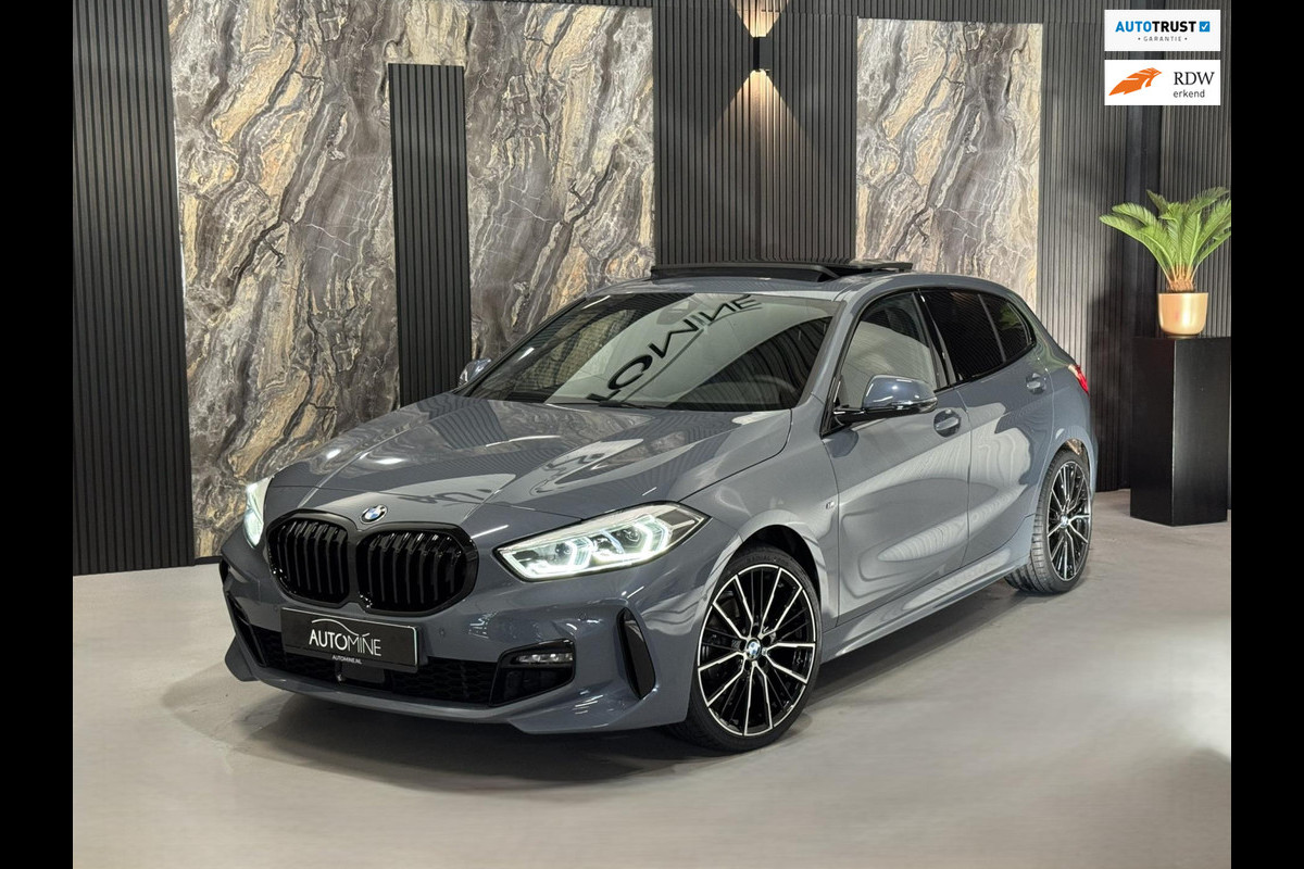 BMW 1-serie 118i M Sport|PANO|SFEER|ALCANTARA|KUIPSTOELEN|BOMVOL