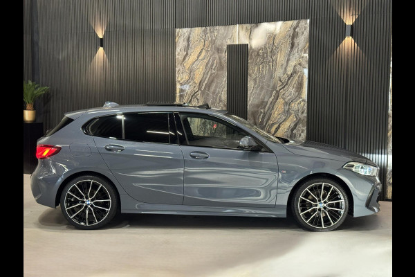 BMW 1-serie 118i M Sport|PANO|SFEER|ALCANTARA|KUIPSTOELEN|BOMVOL