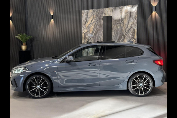 BMW 1-serie 118i M Sport|PANO|SFEER|ALCANTARA|KUIPSTOELEN|BOMVOL