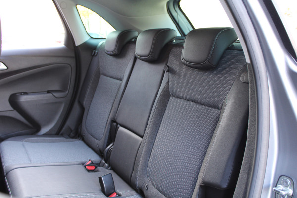 Opel Crossland 1.2 Turbo Elegance | BTW | STOELVERWARMING | STUURVERWARMING | CAMERA | CARPLAY |