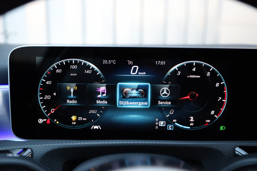 Mercedes-Benz A-Klasse 200 AMG Aut7 | 163PK | Pano | Keyless-go | Sfeerverlichting | Widescreen | Led | Stoelverw. | Camera | NL-Auto | 2018.