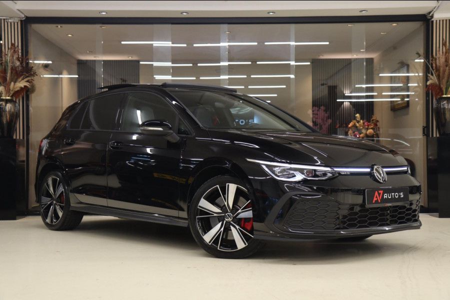 Volkswagen Golf 1.4 TSI GTE 245PK BLACKSTYLE /PANODAK/CARPLAY/ACC/LANEASSIST/VOL