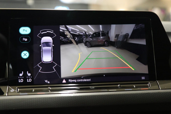 Volkswagen Golf 1.4 TSI GTE 245PK BLACKSTYLE /PANODAK/CARPLAY/ACC/LANEASSIST/VOL