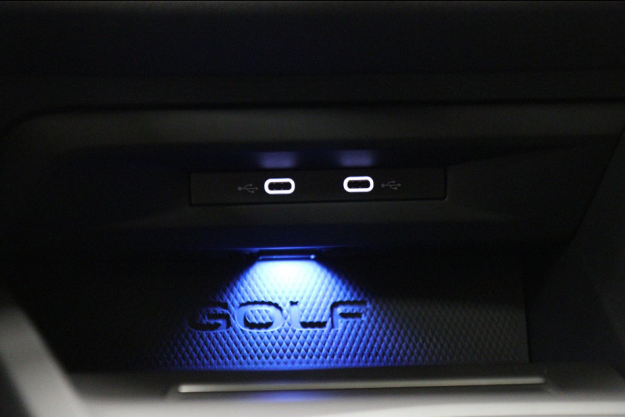 Volkswagen Golf 1.4 TSI GTE 245PK BLACKSTYLE /PANODAK/CARPLAY/ACC/LANEASSIST/VOL