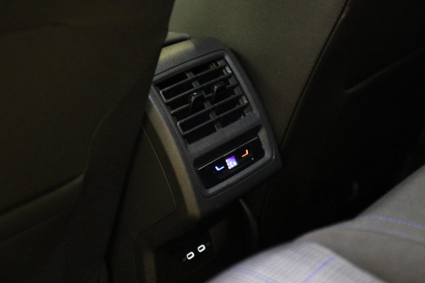 Volkswagen Golf 1.4 TSI GTE 245PK BLACKSTYLE /PANODAK/CARPLAY/ACC/LANEASSIST/VOL