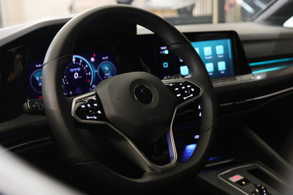 Volkswagen Golf 1.4 TSI GTE 245PK BLACKSTYLE /PANODAK/CARPLAY/ACC/LANEASSIST/VOL