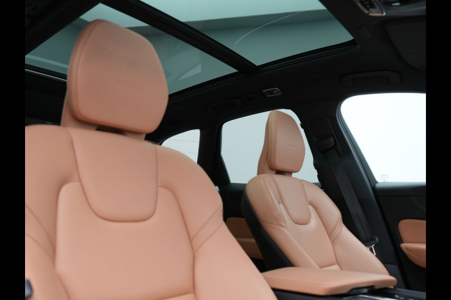 Volvo XC60 Recharge T8 AWD Inscription Plug In Hybrid 391pk Dealer O.H. PHEV | Trekhaak Af Fabriek | Panodak | Adaptive Cruise | Camera | Harman & Kardon | Lederen Sportstoelen Memory & Verwarmd | Apple Carplay | Blis | Stuur Verwarmd | Navigatie |