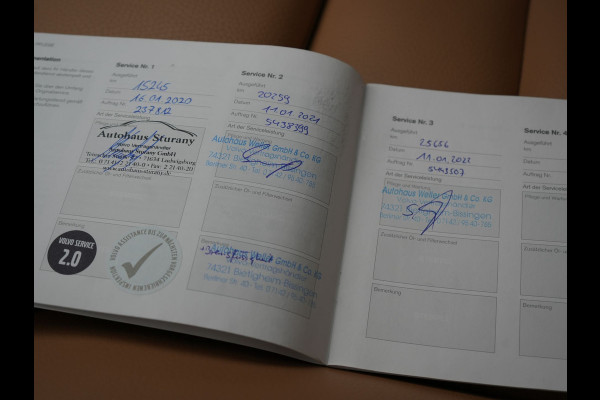 Volvo XC60 Recharge T8 AWD Inscription Plug In Hybrid 391pk Dealer O.H. PHEV | Trekhaak Af Fabriek | Panodak | Adaptive Cruise | Camera | Harman & Kardon | Lederen Sportstoelen Memory & Verwarmd | Apple Carplay | Blis | Stuur Verwarmd | Navigatie |