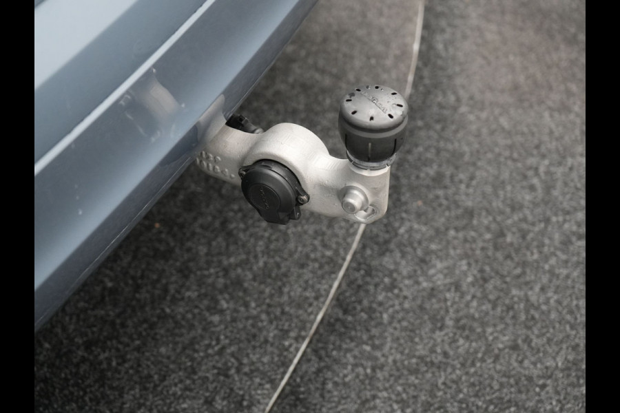 Volvo XC60 Recharge T8 AWD Inscription Plug In Hybrid 391pk Dealer O.H. PHEV | Trekhaak Af Fabriek | Panodak | Adaptive Cruise | Camera | Harman & Kardon | Lederen Sportstoelen Memory & Verwarmd | Apple Carplay | Blis | Stuur Verwarmd | Navigatie |