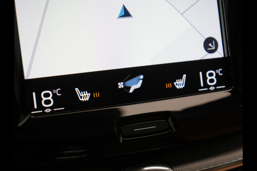 Volvo XC60 Recharge T8 AWD Inscription Plug In Hybrid 391pk Dealer O.H. PHEV | Trekhaak Af Fabriek | Panodak | Adaptive Cruise | Camera | Harman & Kardon | Lederen Sportstoelen Memory & Verwarmd | Apple Carplay | Blis | Stuur Verwarmd | Navigatie |