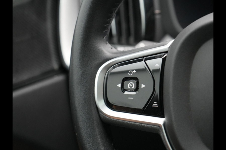 Volvo XC60 Recharge T8 AWD Inscription Plug In Hybrid 391pk Dealer O.H. PHEV | Trekhaak Af Fabriek | Panodak | Adaptive Cruise | Camera | Harman & Kardon | Lederen Sportstoelen Memory & Verwarmd | Apple Carplay | Blis | Stuur Verwarmd | Navigatie |