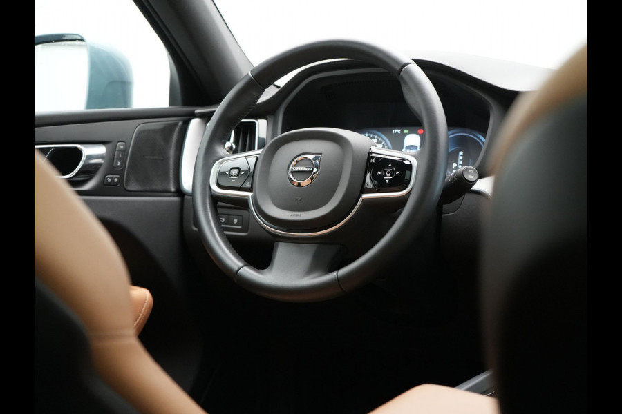 Volvo XC60 Recharge T8 AWD Inscription Plug In Hybrid 391pk Dealer O.H. PHEV | Trekhaak Af Fabriek | Panodak | Adaptive Cruise | Camera | Harman & Kardon | Lederen Sportstoelen Memory & Verwarmd | Apple Carplay | Blis | Stuur Verwarmd | Navigatie |