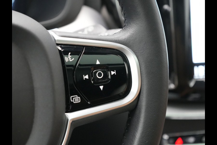 Volvo XC60 Recharge T8 AWD Inscription Plug In Hybrid 391pk Dealer O.H. PHEV | Trekhaak Af Fabriek | Panodak | Adaptive Cruise | Camera | Harman & Kardon | Lederen Sportstoelen Memory & Verwarmd | Apple Carplay | Blis | Stuur Verwarmd | Navigatie |