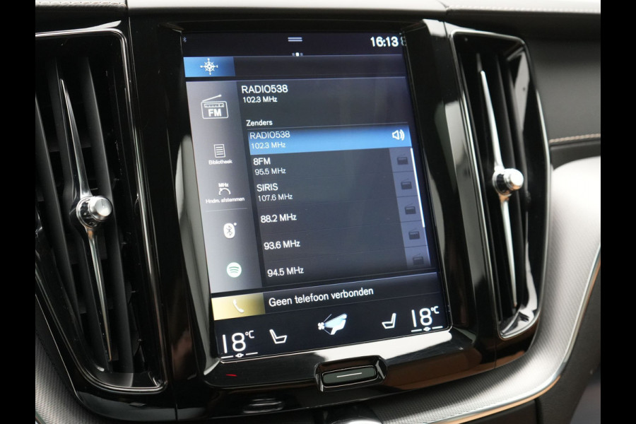 Volvo XC60 Recharge T8 AWD Inscription Plug In Hybrid 391pk Dealer O.H. PHEV | Trekhaak Af Fabriek | Panodak | Adaptive Cruise | Camera | Harman & Kardon | Lederen Sportstoelen Memory & Verwarmd | Apple Carplay | Blis | Stuur Verwarmd | Navigatie |