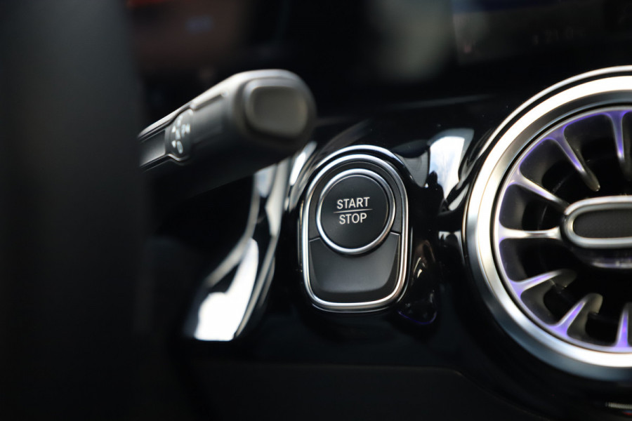 Mercedes-Benz EQA 250 AMG | 190PK | Sfeerverlichting | Led | Widescreen | Standkachel | Stoelverwarming | Elek. Achterklep | 2023.