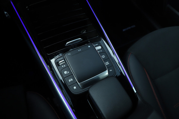 Mercedes-Benz EQA 250 AMG | 190PK | Sfeerverlichting | Led | Widescreen | Standkachel | Stoelverwarming | Elek. Achterklep | 2023.