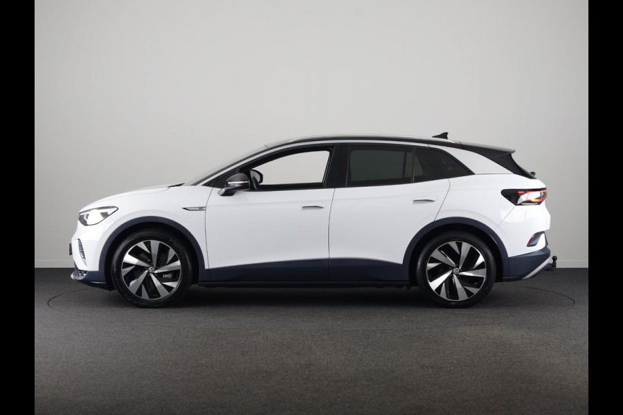 Volkswagen ID.4 First 77 kWh 204 pk | Navigatie | Warmtepomp | Trekhaak (wegklapbaar ) | Parkeersensoren | Achteruitrijcamera | Stoelverwarming |