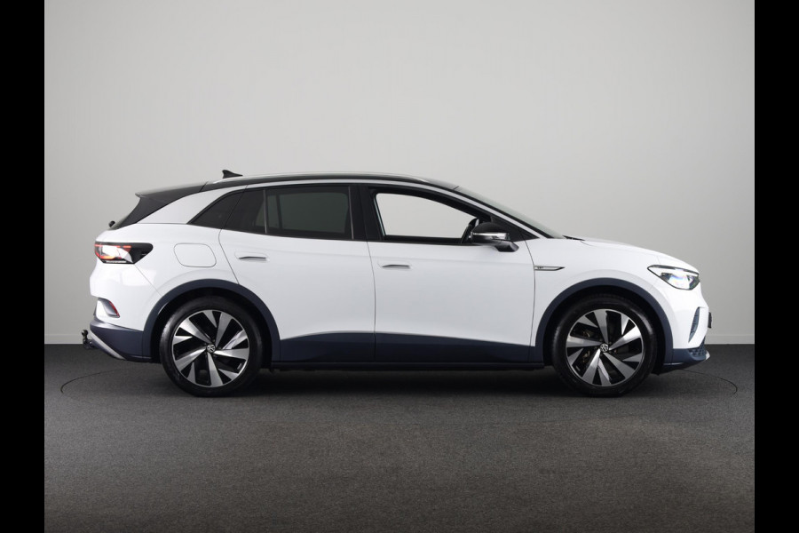 Volkswagen ID.4 First 77 kWh 204 pk | Navigatie | Warmtepomp | Trekhaak (wegklapbaar ) | Parkeersensoren | Achteruitrijcamera | Stoelverwarming |