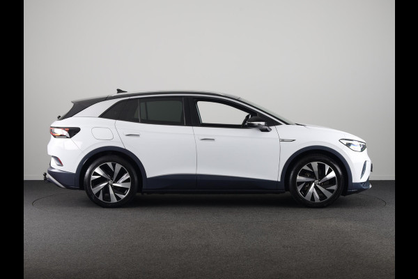 Volkswagen ID.4 First 77 kWh 204 pk | Navigatie | Warmtepomp | Trekhaak (wegklapbaar ) | Parkeersensoren | Achteruitrijcamera | Stoelverwarming |