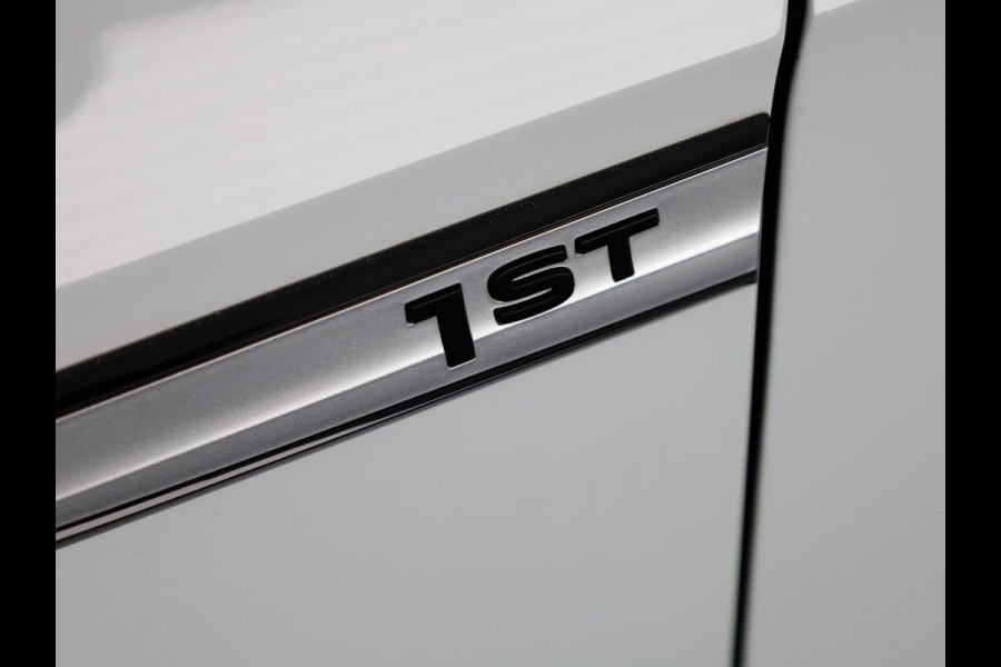 Volkswagen ID.4 First 77 kWh 204 pk | Navigatie | Warmtepomp | Trekhaak (wegklapbaar ) | Parkeersensoren | Achteruitrijcamera | Stoelverwarming |