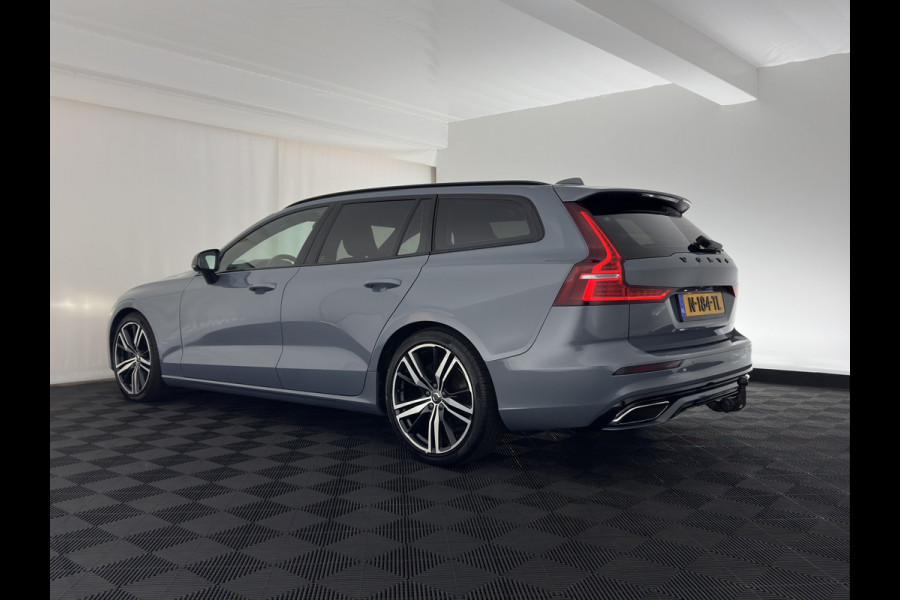 Volvo V60 2.0 B3 R-Design (INCL-BTW) *LEATHER-FABRIC | DIGI-COCKPIT | FULL-LED | MEMORY-PACK | HEATED-SPORTSEATS | LANE-ASSIST | NAVI-FULLMAP | CAMERA | DAB+ | PRIVACY-GLASS | ECC | PDC | TOWBAR | 19''ALU*