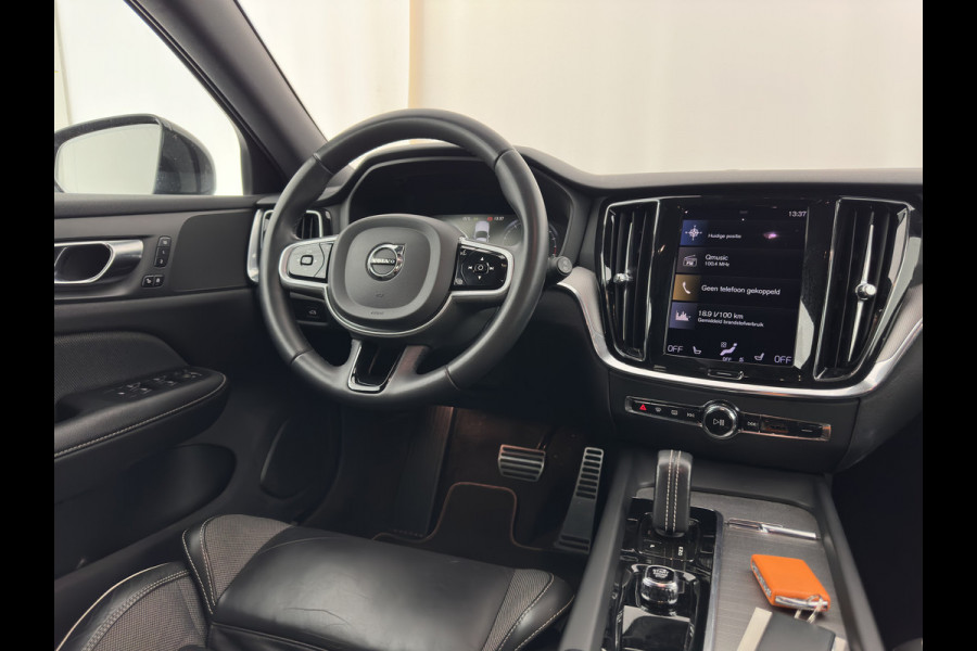 Volvo V60 2.0 B3 R-Design (INCL-BTW) *LEATHER-FABRIC | DIGI-COCKPIT | FULL-LED | MEMORY-PACK | HEATED-SPORTSEATS | LANE-ASSIST | NAVI-FULLMAP | CAMERA | DAB+ | PRIVACY-GLASS | ECC | PDC | TOWBAR | 19''ALU*