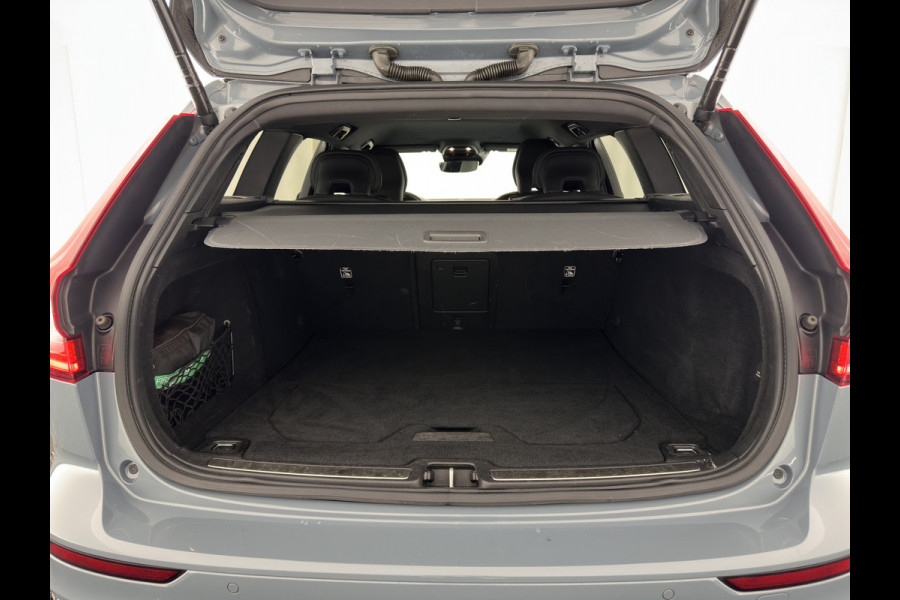 Volvo V60 2.0 B3 R-Design (INCL-BTW) *LEATHER-FABRIC | DIGI-COCKPIT | FULL-LED | MEMORY-PACK | HEATED-SPORTSEATS | LANE-ASSIST | NAVI-FULLMAP | CAMERA | DAB+ | PRIVACY-GLASS | ECC | PDC | TOWBAR | 19''ALU*