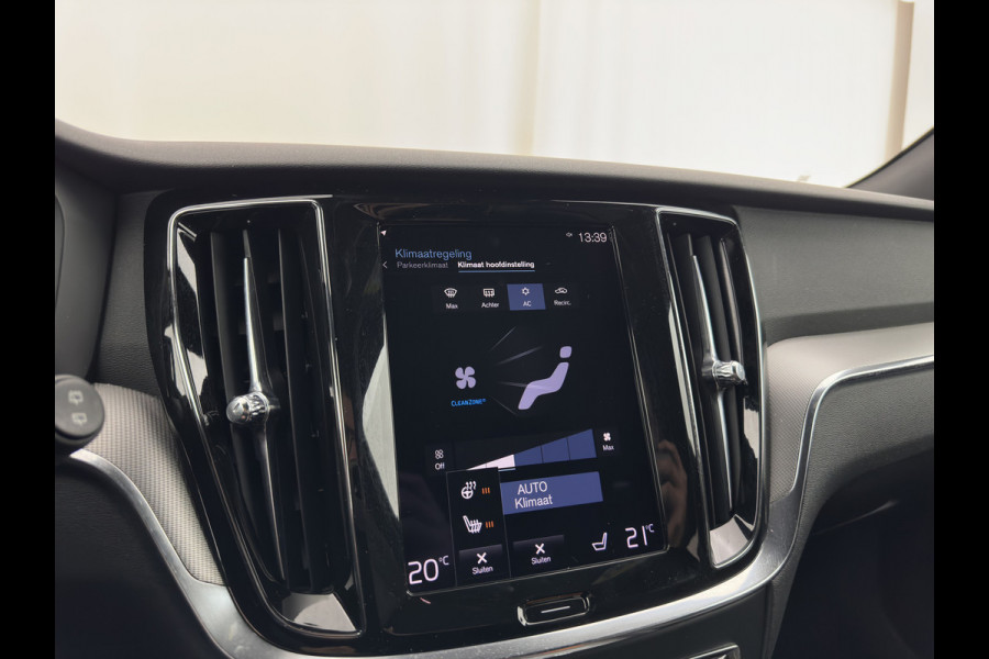 Volvo V60 2.0 B3 R-Design (INCL-BTW) *LEATHER-FABRIC | DIGI-COCKPIT | FULL-LED | MEMORY-PACK | HEATED-SPORTSEATS | LANE-ASSIST | NAVI-FULLMAP | CAMERA | DAB+ | PRIVACY-GLASS | ECC | PDC | TOWBAR | 19''ALU*