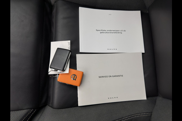 Volvo V60 2.0 B3 R-Design (INCL-BTW) *LEATHER-FABRIC | DIGI-COCKPIT | FULL-LED | MEMORY-PACK | HEATED-SPORTSEATS | LANE-ASSIST | NAVI-FULLMAP | CAMERA | DAB+ | PRIVACY-GLASS | ECC | PDC | TOWBAR | 19''ALU*