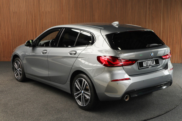 BMW 1-serie 118i Sport-line Aut. Leer Navi ACC Camera PDC Climate Zwarte hemelbekleding LM velgen BTW auto